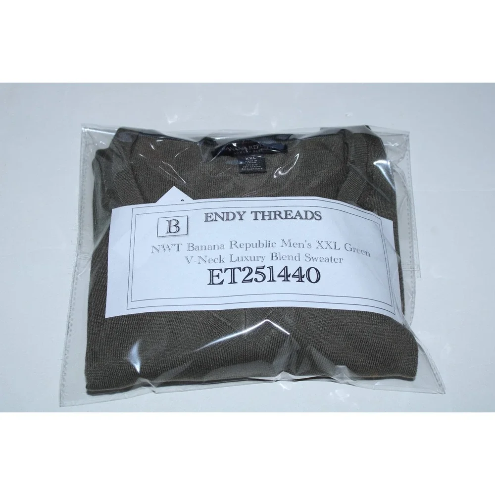 NWT Banana Republic Men's XXL Green V-Neck Luxury Blend Sweater - Picture 7 of 7